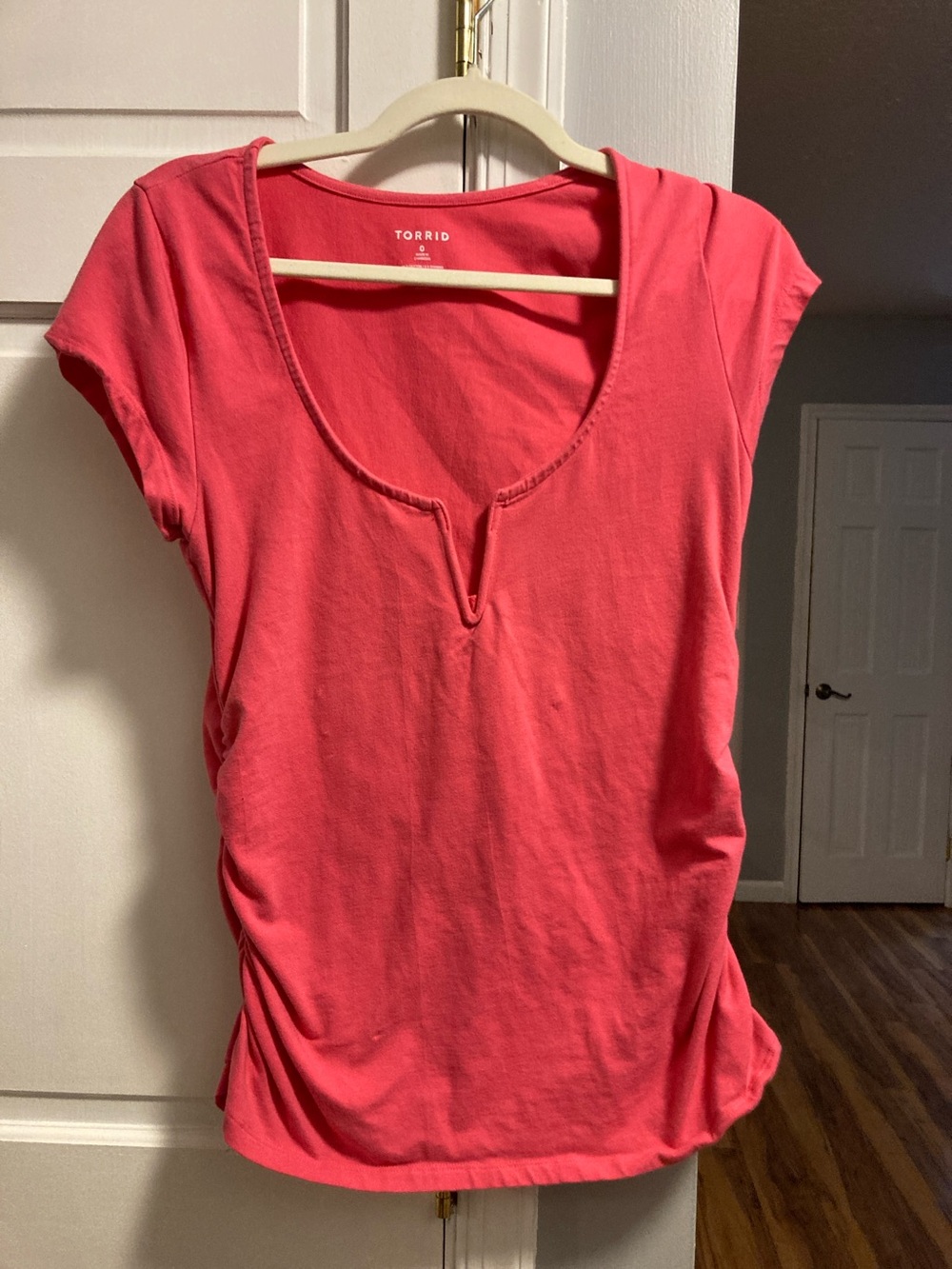 torrid coral-pink scoop neck ruched short sleeve tee